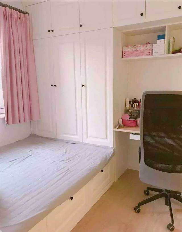 主卧榻榻米装修效果图