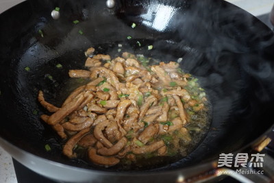 里脊肉焖香菇