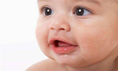 十一个月的宝宝流口水是怎么回事
