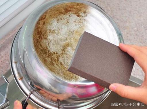 小苏打粉擦厨房