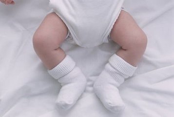 宝宝用穿袜子吗