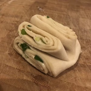 葱香花卷制作方法