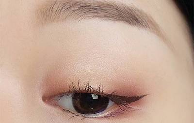眼线液的画法