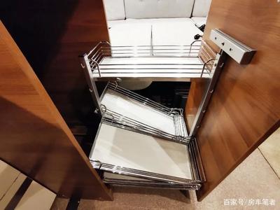 厨房橱柜隔板如何固定