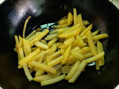 土豆炖鱿鱼的做法大全家常