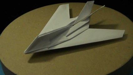飞超远的纸飞机