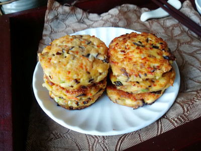 香菇焖油炸豆腐饼