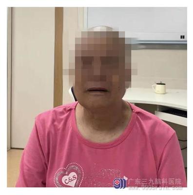 喉咙半边痛是怎么回事