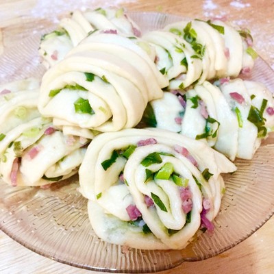葱香花卷制作方法