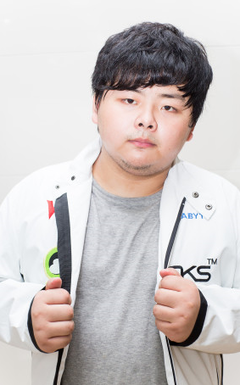 初中生男孩脸上长痘痘怎么治疗