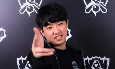 初中生男孩脸上长痘痘怎么治疗