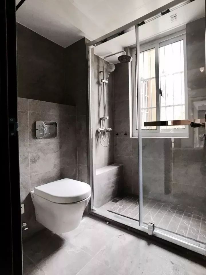 墙壁马桶
