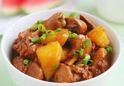 土豆焖鸭图片