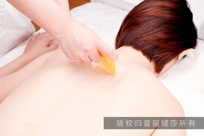 腹部长痘痘