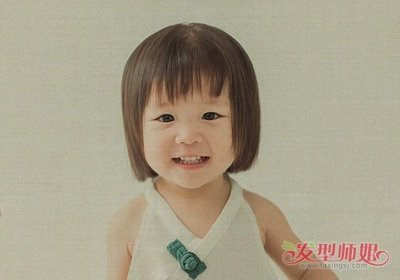 小女孩学生头发型短发