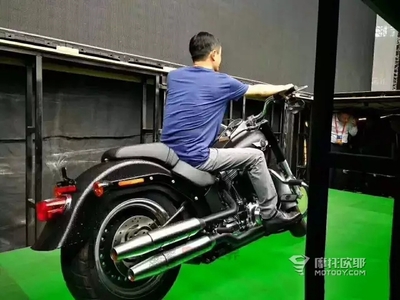 做梦骑摩托车