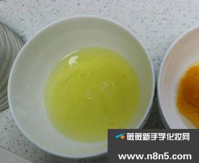 自制鸡蛋清蜂蜜面膜