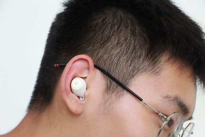 耳朵里面胀是怎么回事
