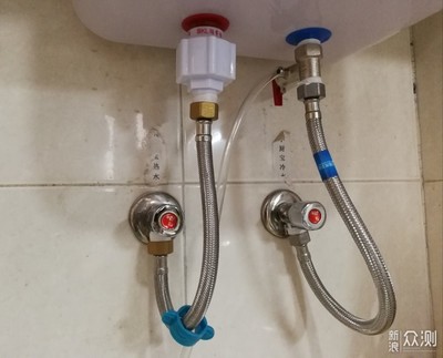 电热水器怎么接水管