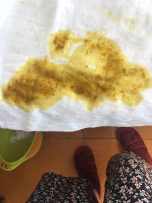 满月宝宝正常大便图片
