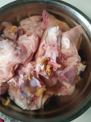 炖猪蹄的家常做法