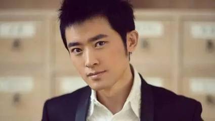 鼻翼一大一小面相