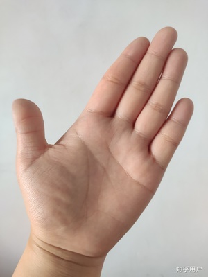 男人手指粗短是什么命