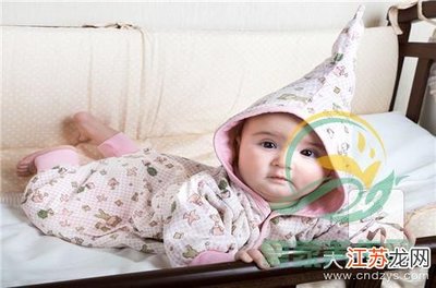 新生儿手脚发紫图片