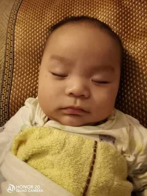 四个月的宝宝不吃奶怎么回事