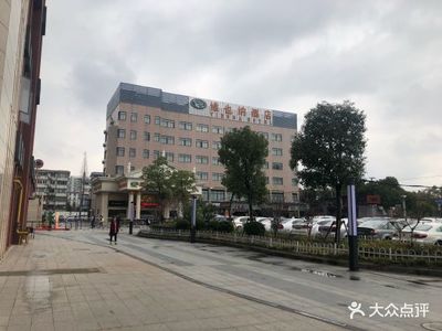 金桥大拇指广场