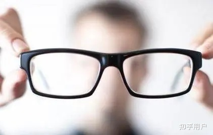 近视眼不戴眼镜每年会涨多少度