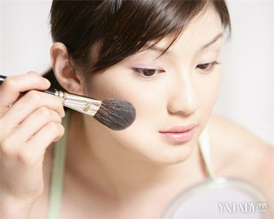 化妆之后脸很干怎么办