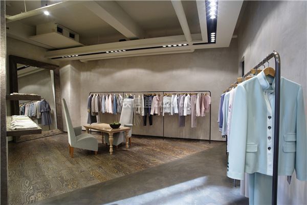 怎么装修店铺