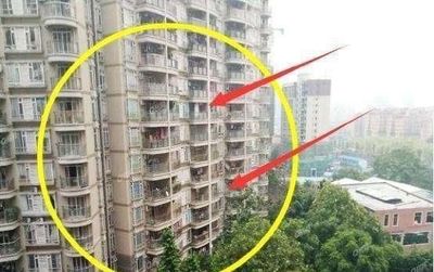 东边的房子后悔死了