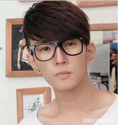 长脸额头窄适合什么刘海