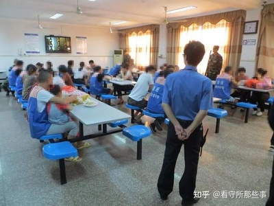 看守所晚上睡觉图片