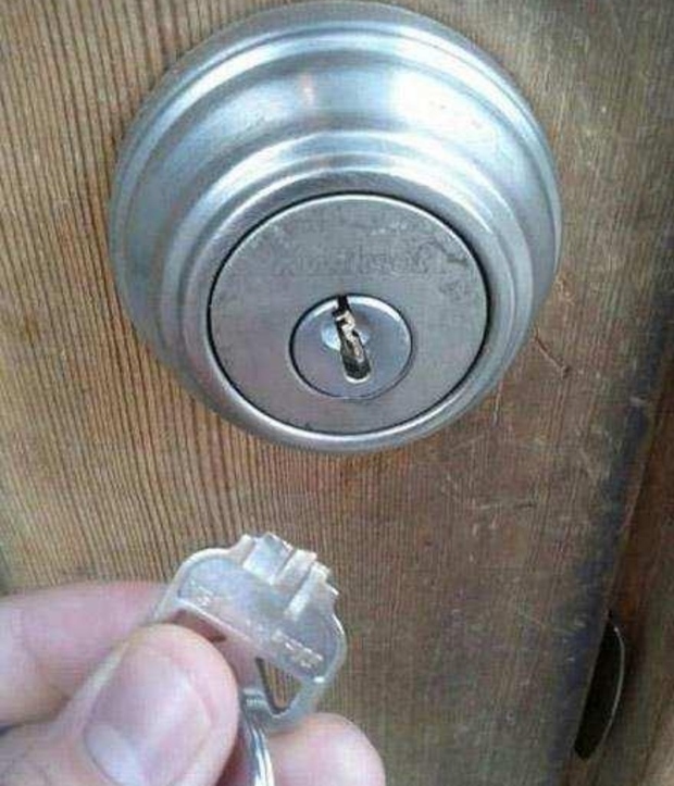 做梦梦到钥匙丢了