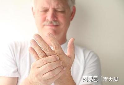 老年人手麻是怎么回事