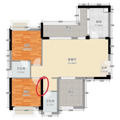 厕所门对着厨房中间隔了餐厅