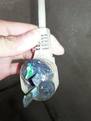 热水器插头坏了怎么换