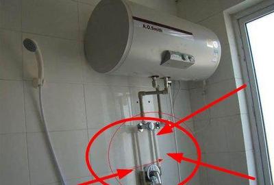 电热水器怎么接水管