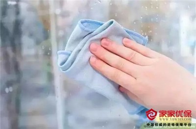 酒精擦玻璃