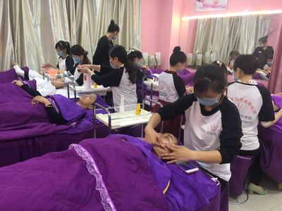 国内哪家美容学校好
