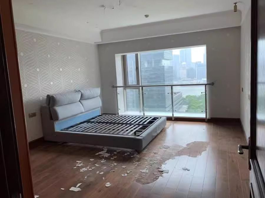房子漏了