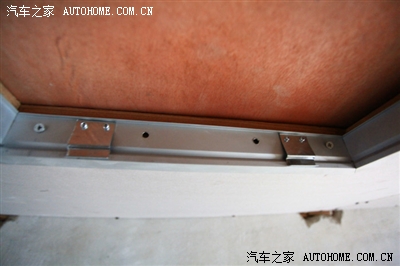 铝扣板吊顶灯怎么拆开
