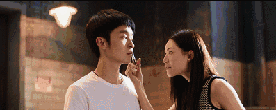 用舌头舔牙齿酸软是怎么回事