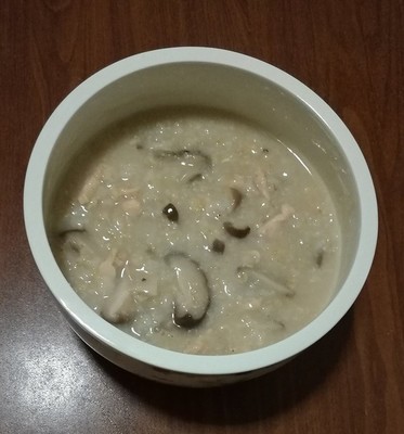香菇鸡肉螺肉粥的做法
