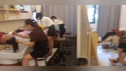 在美容院上班压力大嘛
