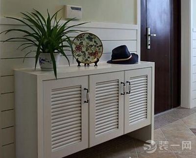门口鞋柜玄关装修效果图