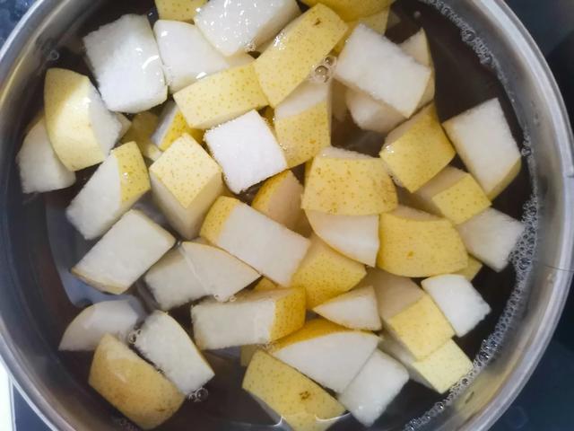 咳嗽有痰吃冰糖雪梨有用吗